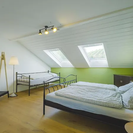 Happy Hugle Haus *