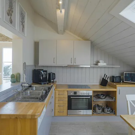 Happy Hugle Haus